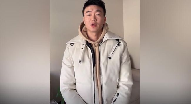 亚洲偷自拍另类图片二区